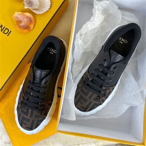 fendi bayan spor ayakkabı|Fendi ladies sneakers.